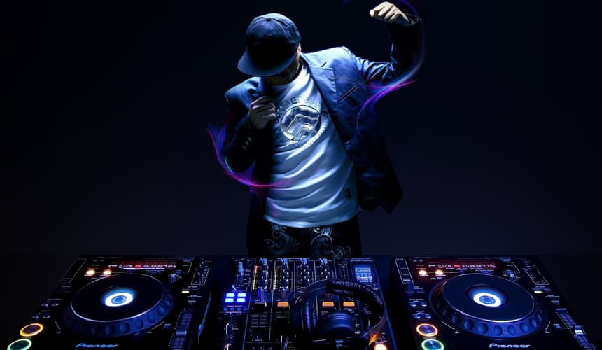 5 Important Questions To Ask Your Wedding Dj 1 Wedding DJ
