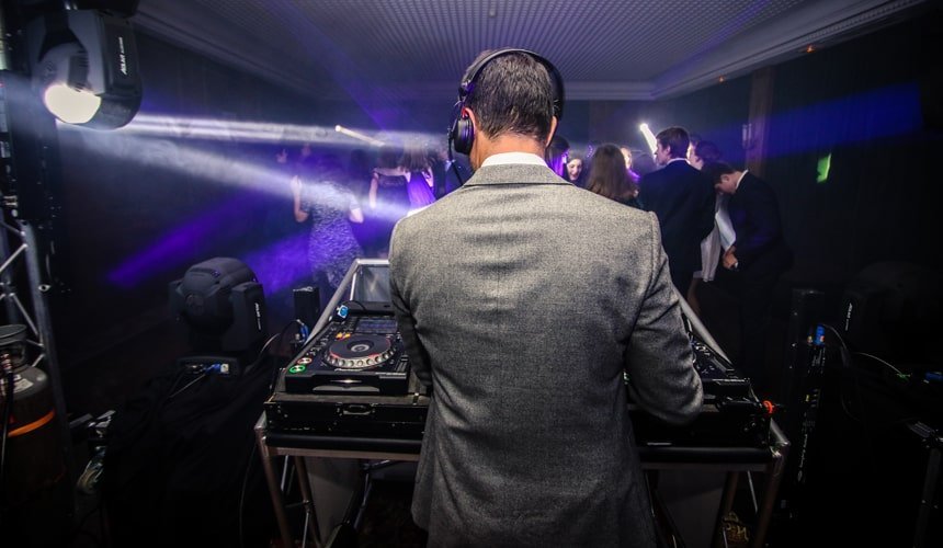 5 Tips For Hiring A Wedding Dj 1 wedding dj